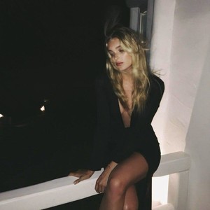 Josie_vel naked before webcam in live porn chat