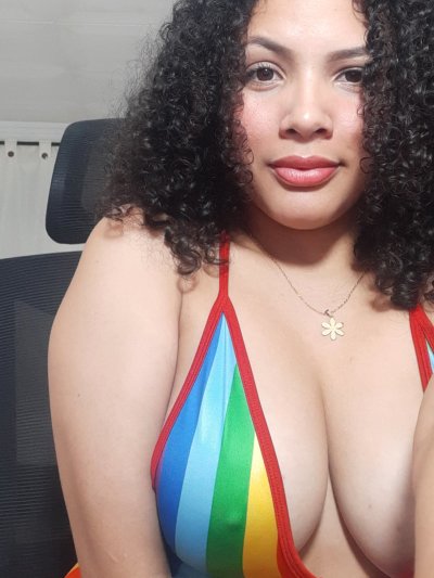 kamillwebb naked stripping on cam for live sex video chat