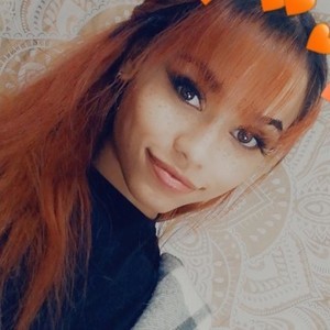 Kandii_xxx naked before webcam in live porn chat