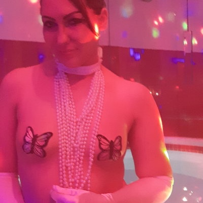 Kandy_Kane420 naked stripping on cam for live sex video chat