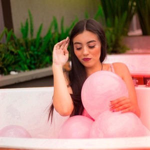 KarlaX0X0 naked before webcam in live porn chat