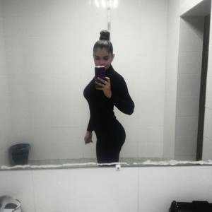 Kate_Milli naked before webcam in live porn chat