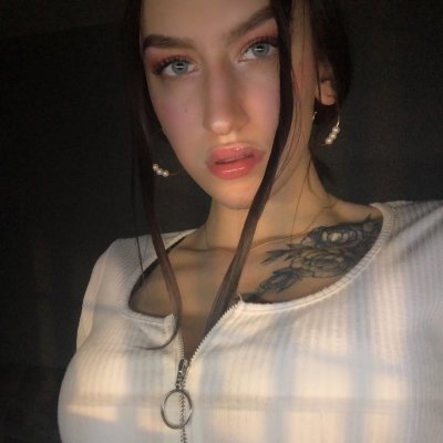 KenzieDera naked stripping on cam for live sex video chat