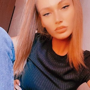 KettyKisa naked before webcam in live porn chat