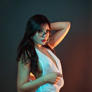 KeylaMiller naked before webcam in live porn chat