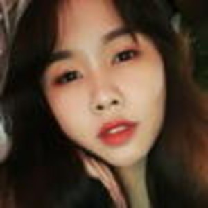Kitty_Yummy naked before webcam in live porn chat