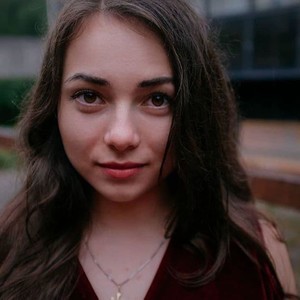 Kittylett naked before webcam in live porn chat