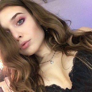 Klara_nce naked before webcam in live porn chat