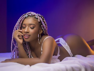 KristtenBell naked stripping on cam for live sex video chat