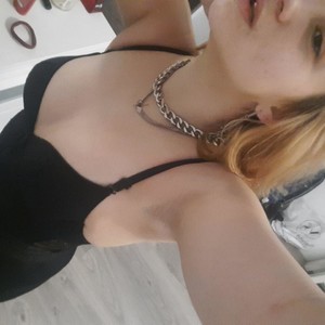 krsksks naked before webcam in live porn chat