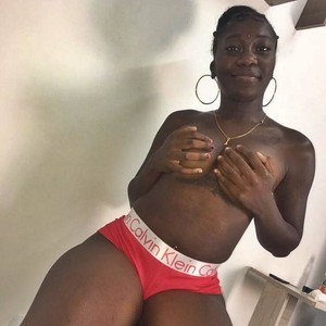 Kylie_broown_ naked before webcam in live porn chat