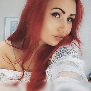LanaKissM naked before webcam in live porn chat