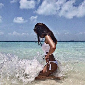 Lapsik naked before webcam in live porn chat