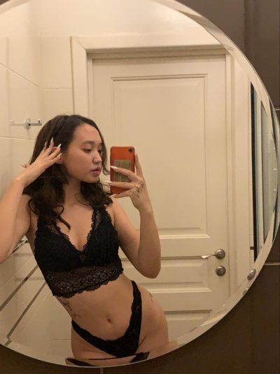 lee_yoona naked stripping on cam for live sex video chat
