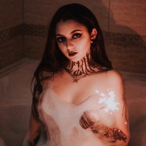 LetaShum naked before webcam in live porn chat