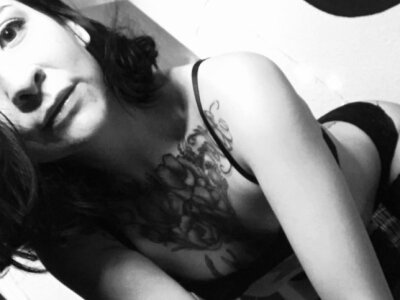 _lexy_bittersweet_ naked stripping on cam for live sex video chat