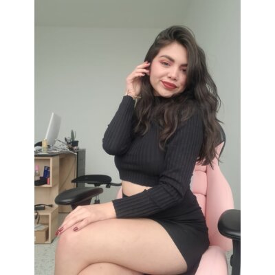 liittle_honey naked stripping on cam for live sex video chat