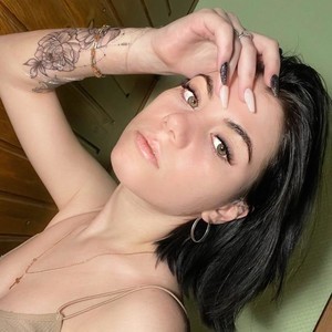 Lika_Price naked before webcam in live porn chat