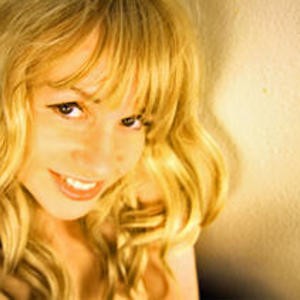 LiLiLace naked before webcam in live porn chat