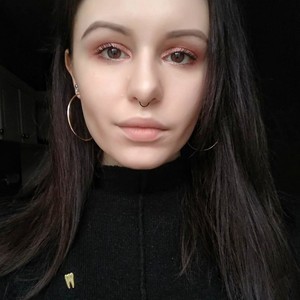 Lina_mallina_ naked before webcam in live porn chat