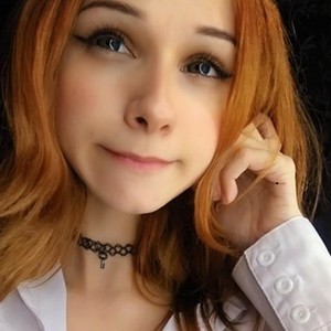 Little_Lo naked before webcam in live porn chat