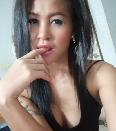 lleelaspricy naked stripping on cam for live sex video chat