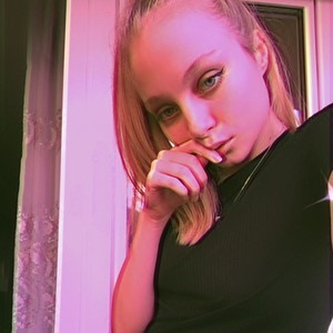 LolaBoyd naked before webcam in live porn chat