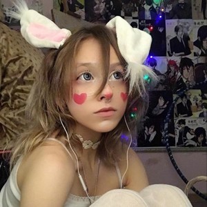 Lolajust18 naked before webcam in live porn chat