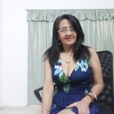 loly_hott naked stripping on cam for live sex video chat