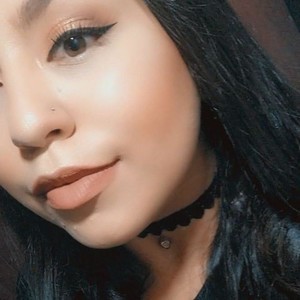 Loren_rouse naked before webcam in live porn chat