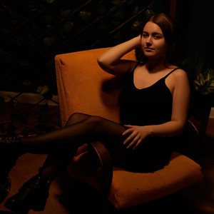 LorraineIce naked before webcam in live porn chat