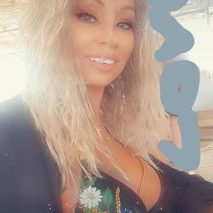 Love_Catalina naked before webcam in live porn chat
