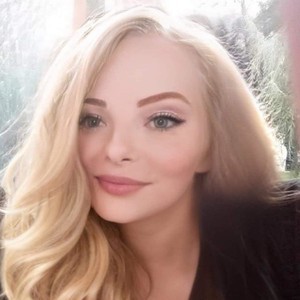 Lovelyy_Sonia naked before webcam in live porn chat