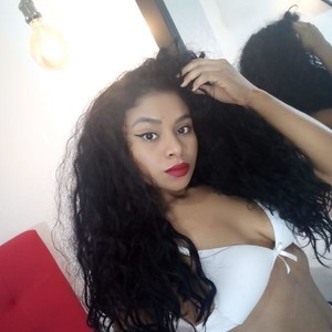 Lucy_Roses2 naked before webcam in live porn chat
