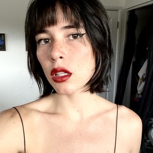 LunasSweets naked before webcam in live porn chat