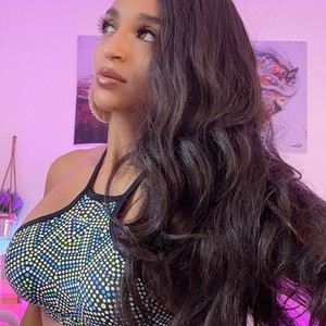 Luxury_alanna naked before webcam in live porn chat