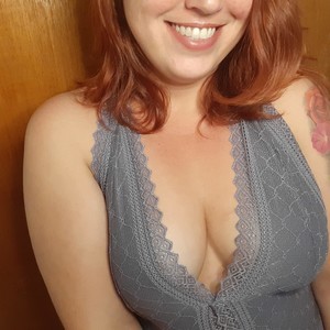 Maaryhot naked before webcam in live porn chat