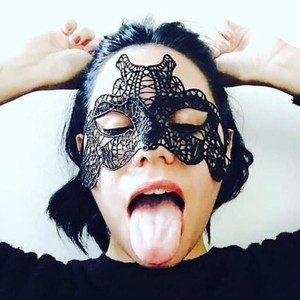 MAGGIEBRICE_ naked before webcam in live porn chat
