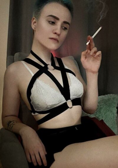 MaggieSmith naked stripping on cam for live sex video chat