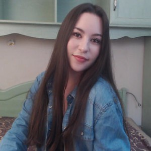 Malfina naked before webcam in live porn chat