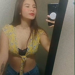 Mandy_candy_ naked before webcam in live porn chat