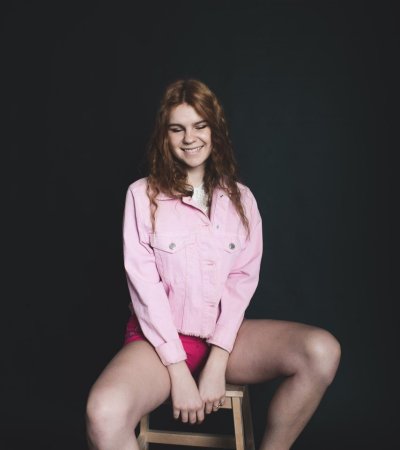 MartaSun naked stripping on cam for live sex video chat