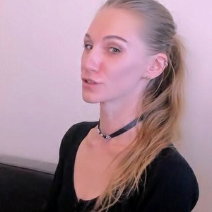 Mary_white naked before webcam in live porn chat