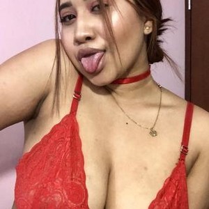 Maya_juliana naked before webcam in live porn chat