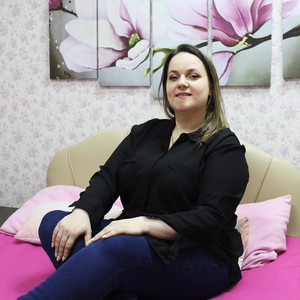 MeganSea naked before webcam in live porn chat