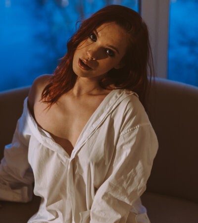 MelanieNuls naked stripping on cam for live sex video chat