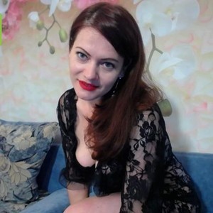 MerisaKiss naked before webcam in live porn chat