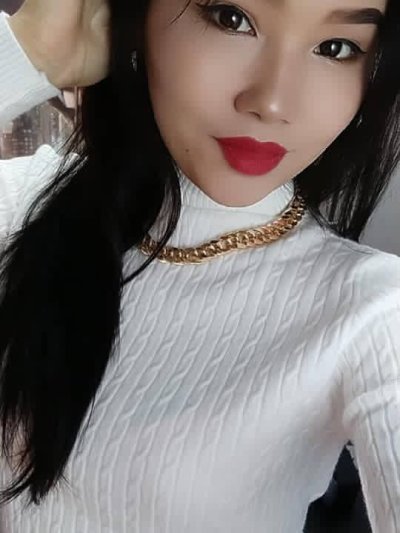 MiaMolla naked stripping on cam for live sex video chat