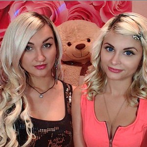 MilanaandLile naked before webcam in live porn chat