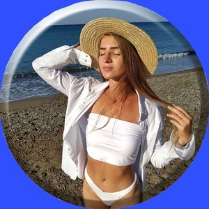 MillaGreys naked before webcam in live porn chat